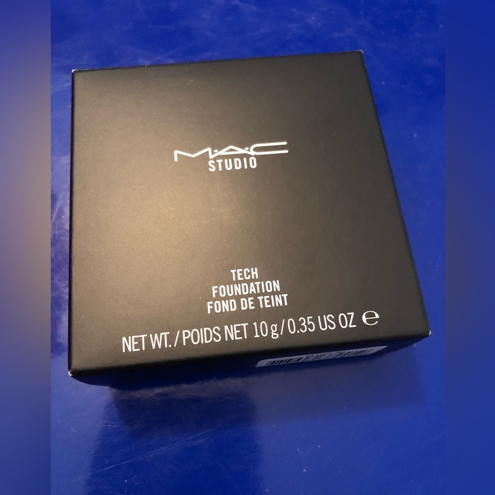 Mac - studio tech foundation colour:NW46